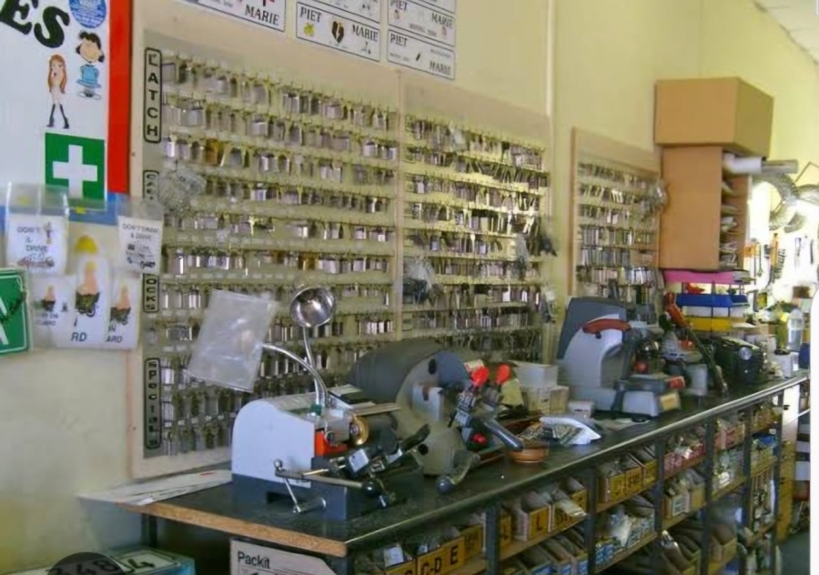 Commercial Property for Sale in Oakdale Western Cape